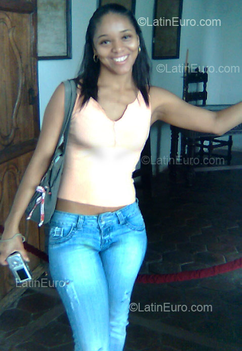 Date this stunning Colombia girl CARMELINA from Cali CO6395