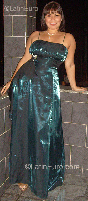 Date this nice looking Brazil girl Sheila from Rio De Janeiro BR5465