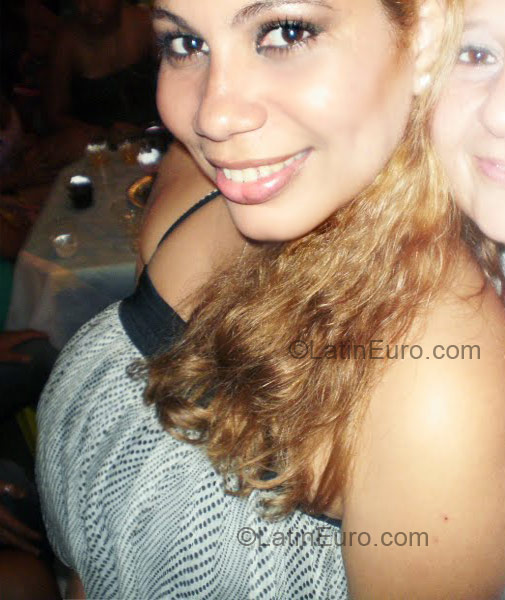 Date this passionate Brazil girl Laisa from Laisa BR3675