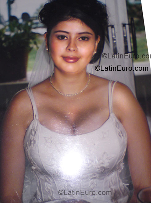 Date this hot Honduras girl Blanca from Tegucigalpa HN235