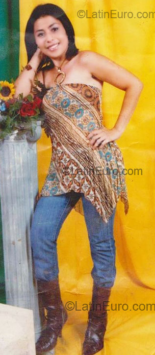 Date this exotic Honduras girl Ana Julia from La Ceiba HN238