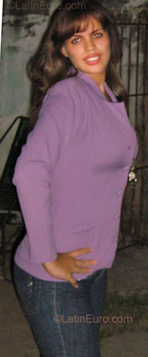 Date this nice looking Brazil girl Andrea from Recife BR3798