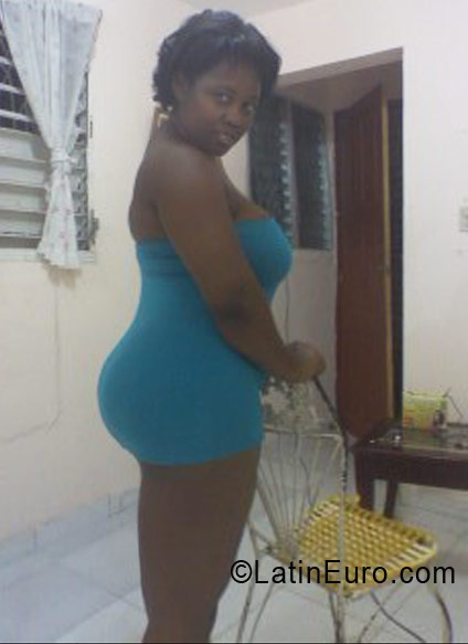 Date this young Dominican Republic girl Bernaldina from Santo Domingo DO5465