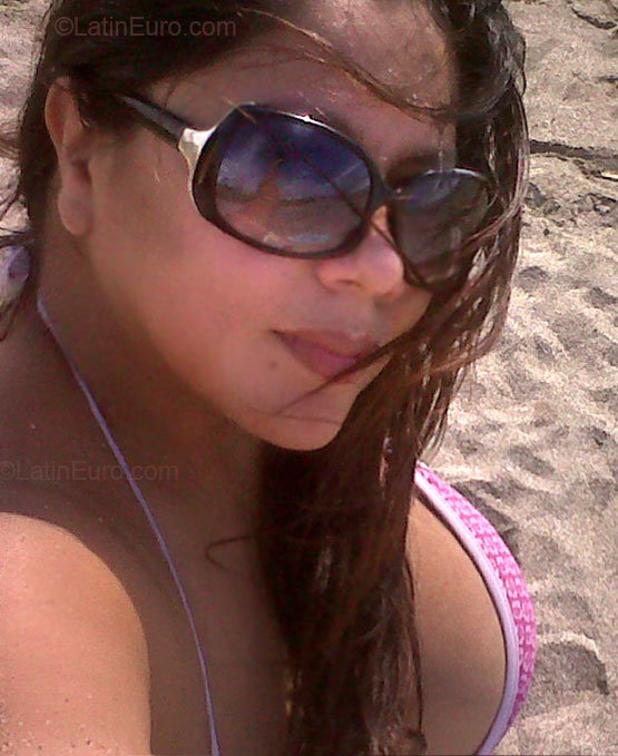 Date this attractive Ecuador girl Cecilia from Manabi EC53