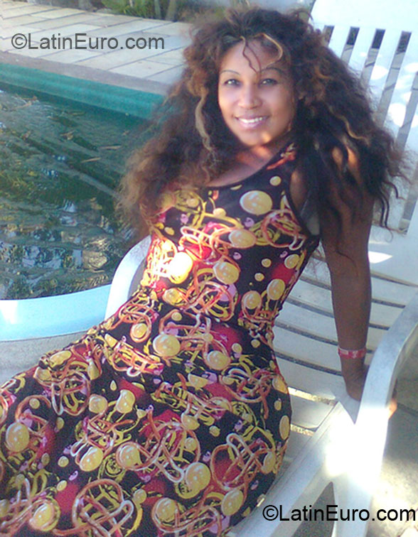 Date this hard body Brazil girl Rosimere from Rio Das Ostras BR4080