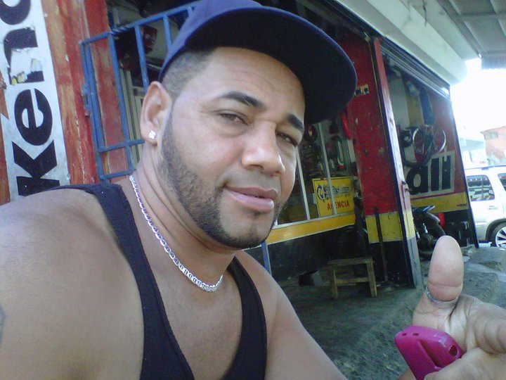 Date this happy Dominican Republic man Franklin from Santo Domingo DO5631