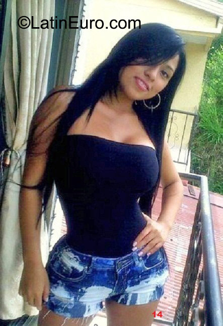 Date this stunning Dominican Republic girl Alejandra from La Vega DO5649