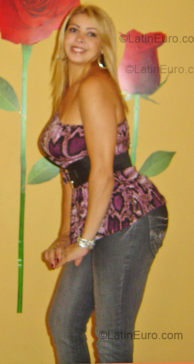 Date this happy Brazil girl Adriana from Rio De Janeiro BR4175