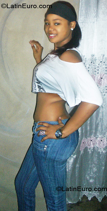 Date this voluptuous Dominican Republic girl Tathiana from Santo Domingo DO6920