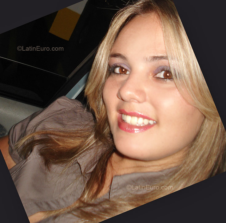 Date this attractive Brazil girl Mileni from Sao Paulo BR4390