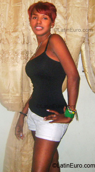 Date this attractive Dominican Republic girl Maria from Santo Domingo DO6127