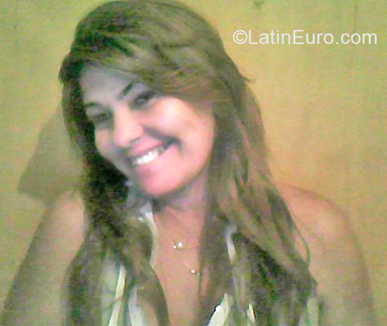 Date this attractive Brazil girl Rosa40 from Rio De Janeiro BR4448