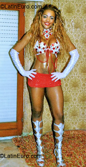 Date this athletic Brazil girl Ana from Fortaleza BR4512