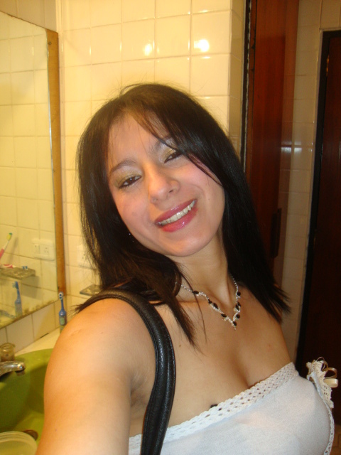 Date this sensual Ecuador girl Jenny from Quito EC74