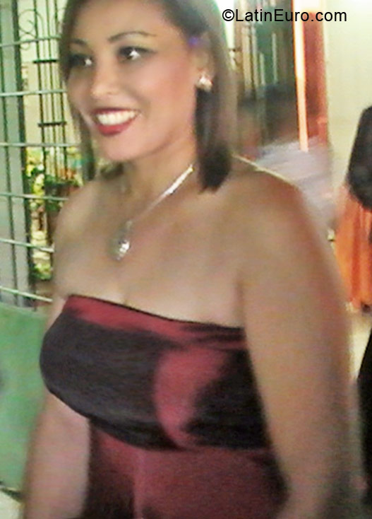 Date this exotic Honduras girl Cathia from Colon HN286