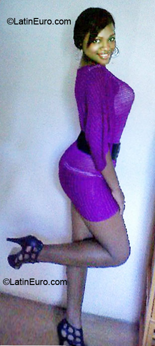 Date this voluptuous Dominican Republic girl Nicauri from La Vega DO6722