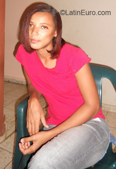Date this sultry Dominican Republic girl Anais sanchez from Barahona DO6747