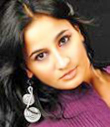 Date this happy Brazil girl Anna from Goiania BR4766