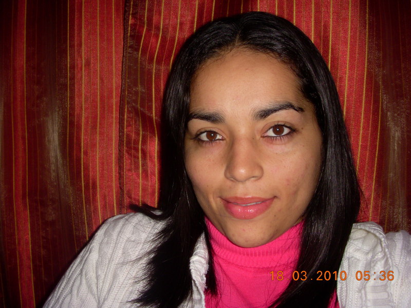 Date this nice looking Honduras girl Paola Murillo from La Ceiba HN299