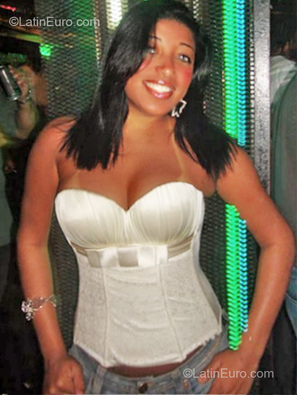 Date this lovely Brazil girl Aryane from Rio De Janeiro BR4956