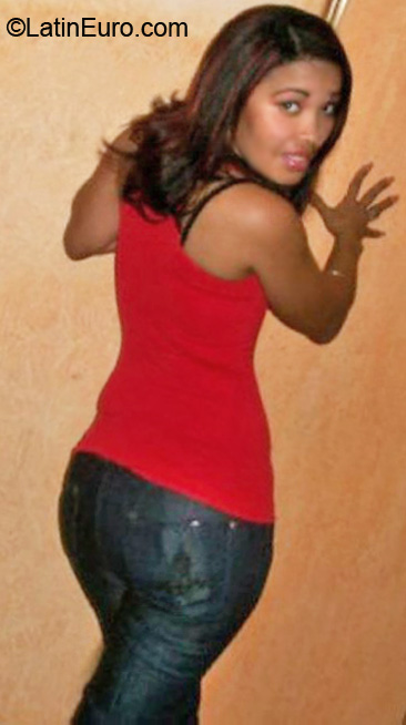 Date this voluptuous Dominican Republic girl Masiel from Nagua DO7120