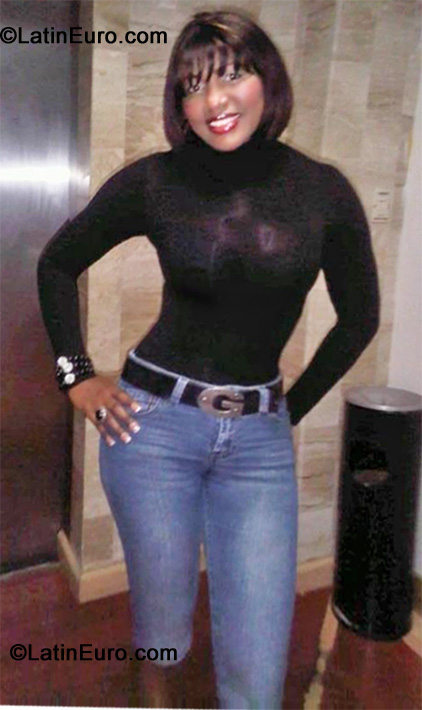 Date this hard body Dominican Republic girl Maribel from Santo Domingo BR5083