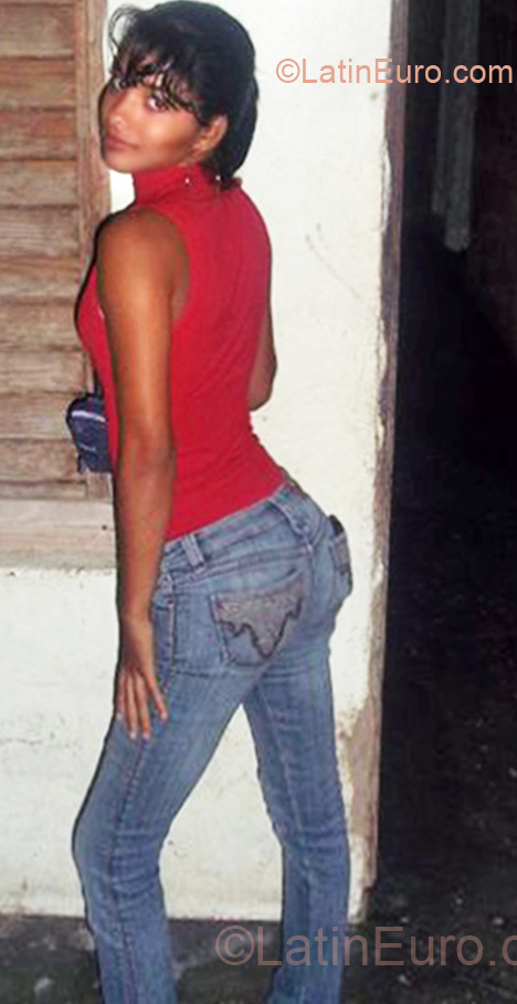 Date this tall Dominican Republic girl Griseli from Jarabacoa DO7383