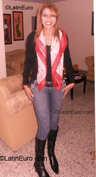 Date this young Colombia girl Leticia from Medellin CO6891