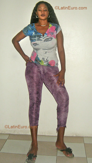 Date this pretty Jamaica girl Latoya from Kingston JM301