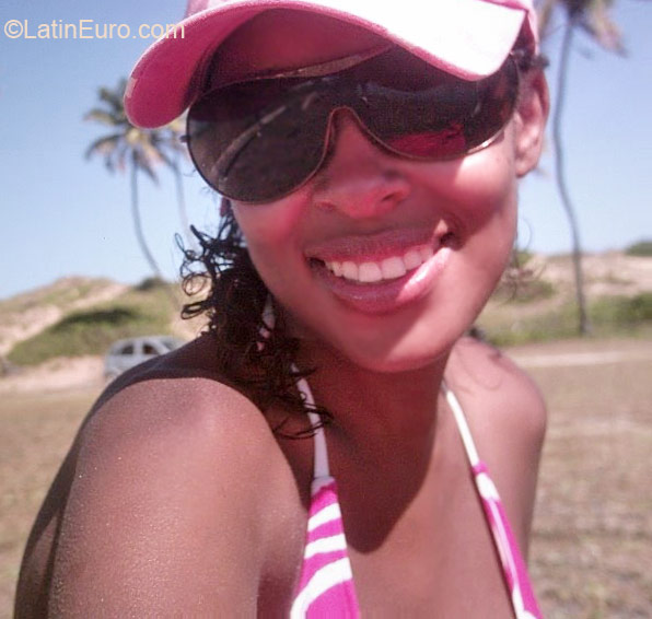 Date this voluptuous Brazil girl Lilia Maria from Salvador BR5279