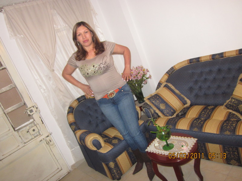 Date this voluptuous Colombia girl LAURA from Bogota CO7083