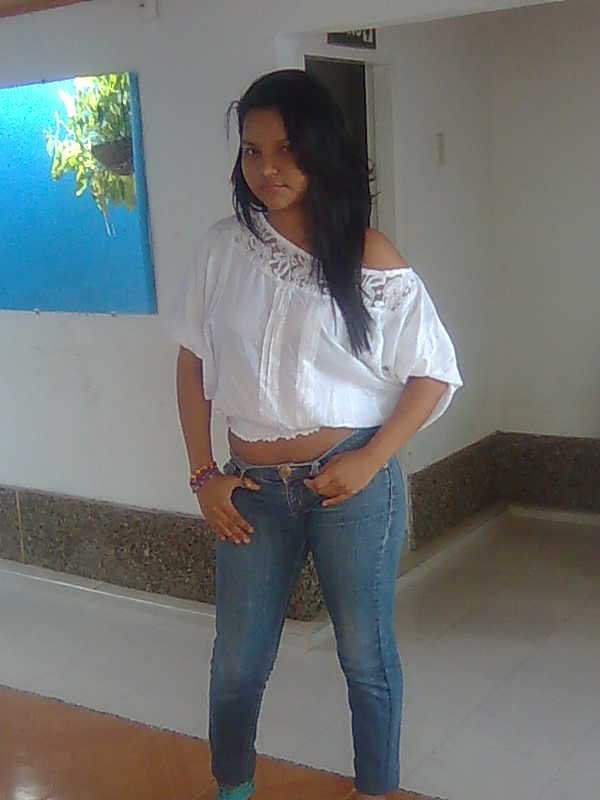 Date this sensual Honduras girl Leonela from Copan HN329
