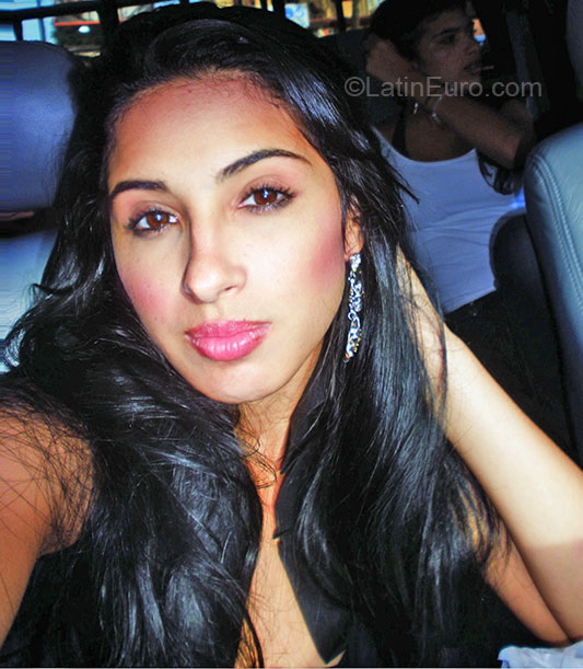 Date this good-looking Brazil girl Ana Caroline from Manaus BR11222