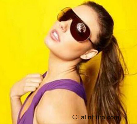 Date this nice looking Brazil girl Giselle from Goiania BR5664