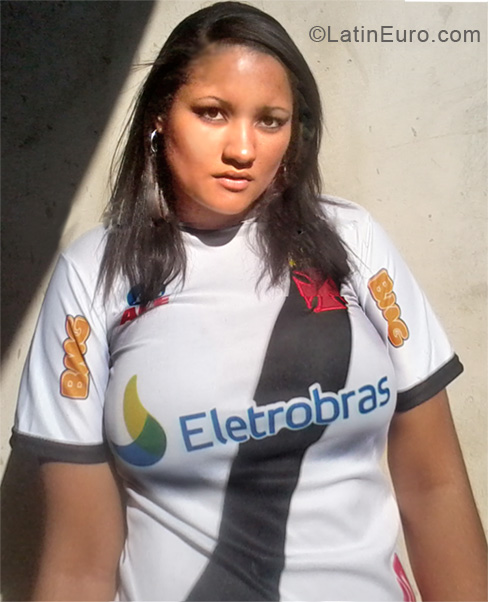 Date this nice looking Brazil girl Samara from Rio De Janeiro BR5758