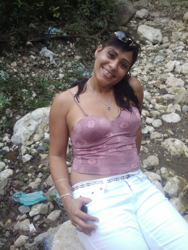 Date this foxy Dominican Republic girl Nancy from Santiago DO8280