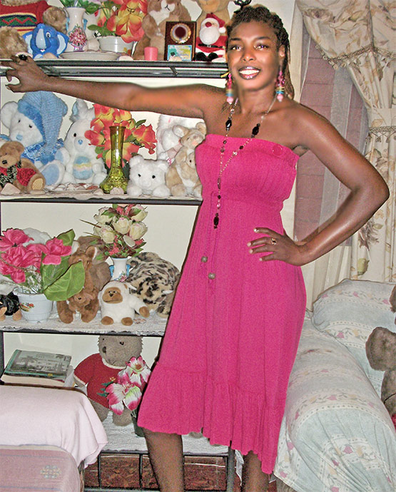 Date this voluptuous Jamaica girl Gordalee from Kingston JM310