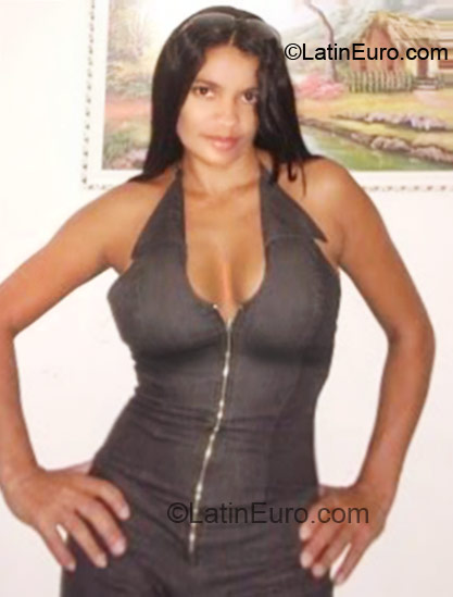 Date this sultry Brazil girl Andrea from Sao Paulo BR5932