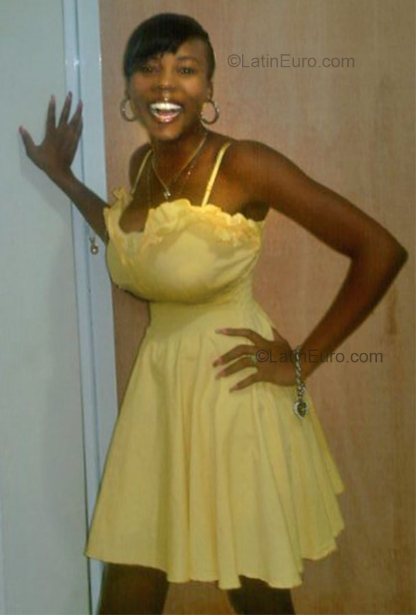 Date this attractive Jamaica girl Denise from Kingston JM327