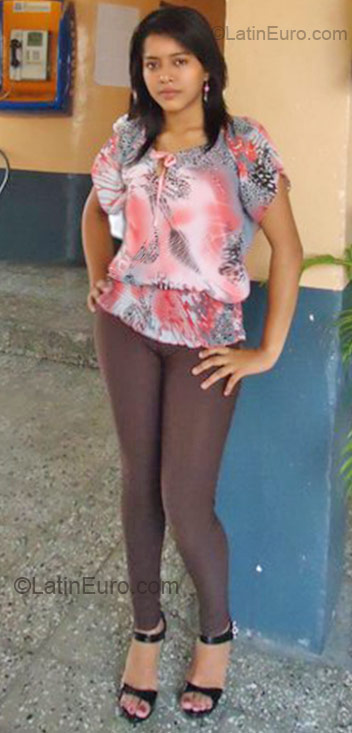 Date this happy Honduras girl Sara from San Pedro Sula HN410