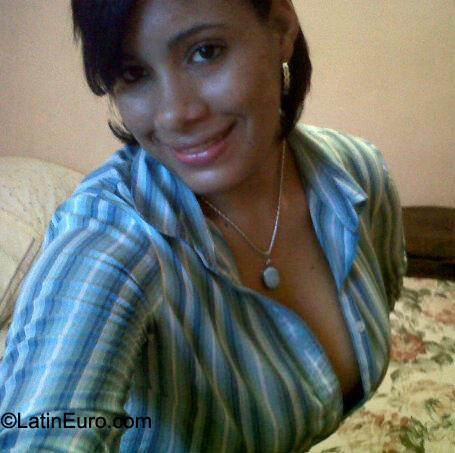 Date this hot Dominican Republic girl Lisset from Santo Domingo DO9401