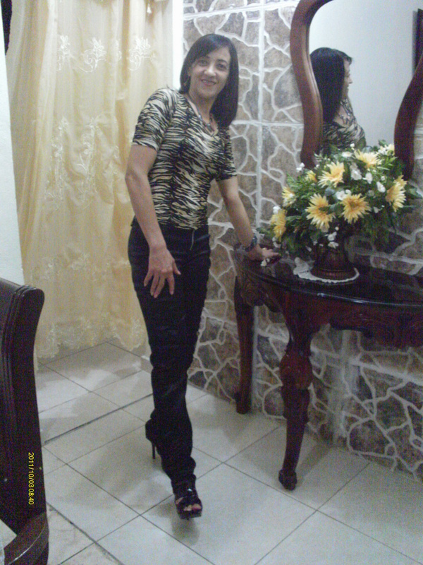 Date this tall Dominican Republic girl Maria deisi from Santo Domingo DO9438