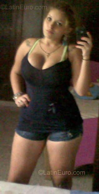 Date this pretty Colombia girl Angelica from Barranquilla CO8160