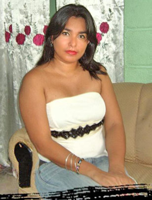 Date this georgeous Honduras girl Vari from San Pedro Sula HN445