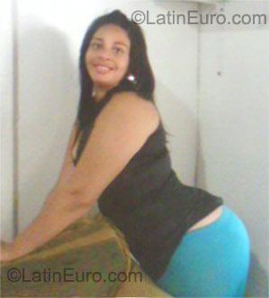 Date this foxy Dominican Republic girl Yunny from La Romana DO9634