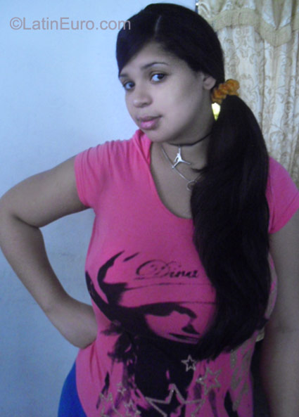 Date this passionate Dominican Republic girl Yubelkys from Santiago DO9654