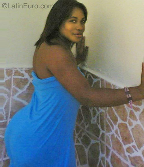 Date this good-looking Dominican Republic girl Laura from San Pedro Marcoris DO9658