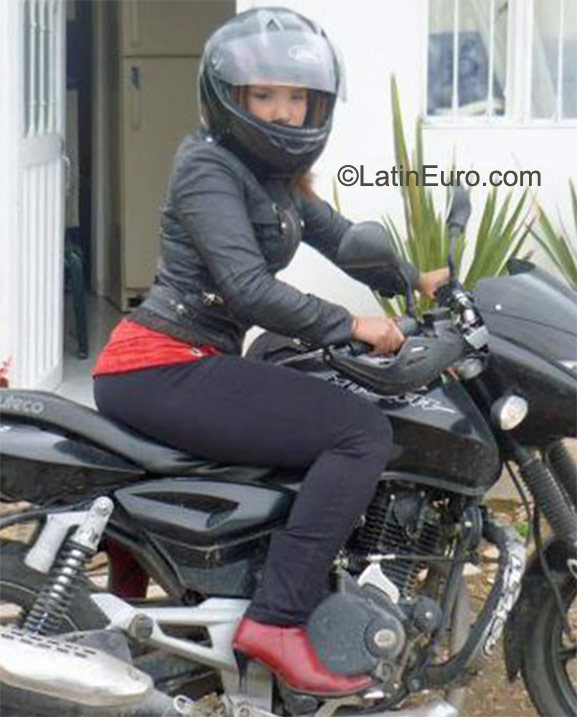 Date this georgeous Colombia girl Vanessa from Bogota CO8606