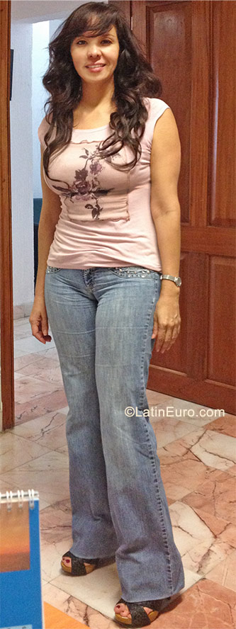 Date this voluptuous Mexico girl Paola from Guadalajara MX531