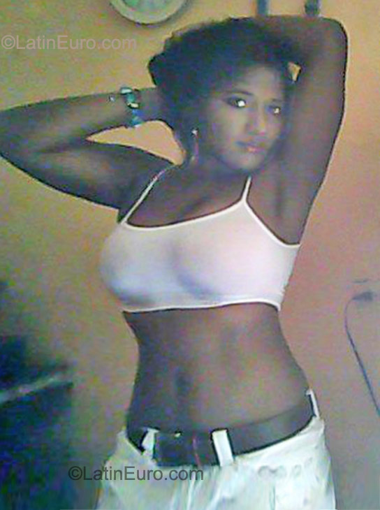 Date this gorgeous Colombia girl Ingrid from Cartagena CO8774